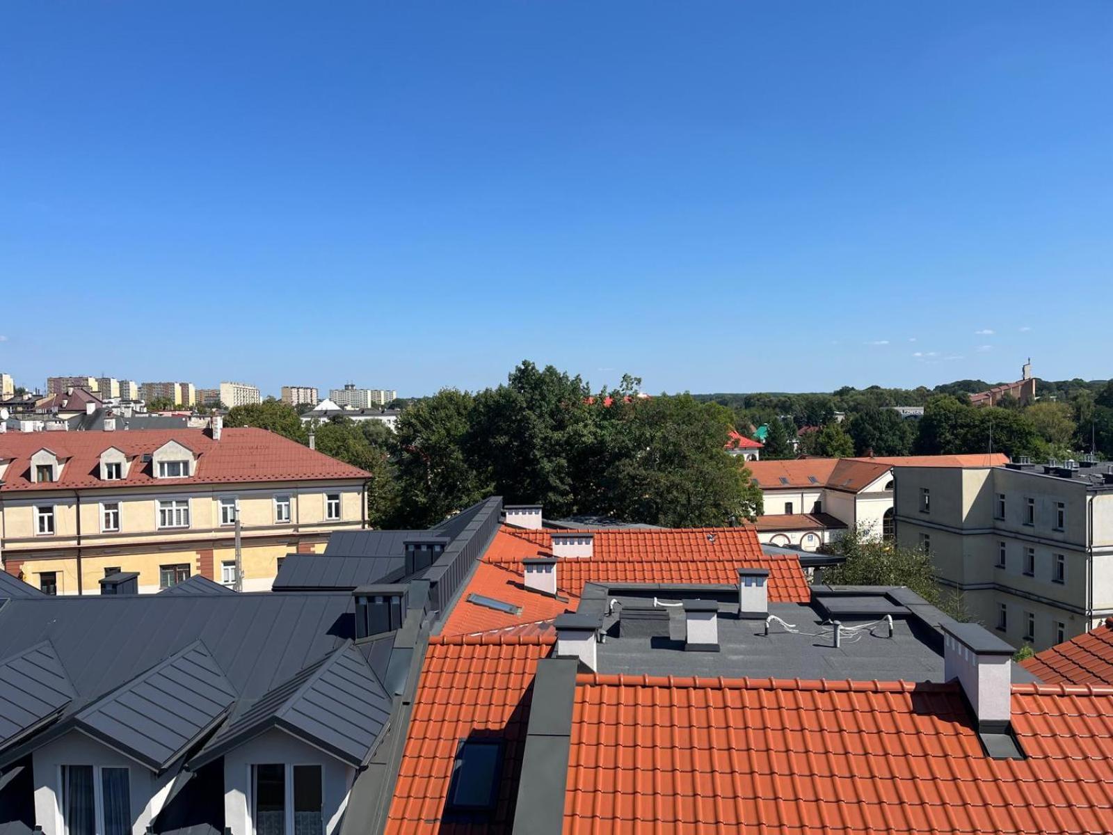 Franciszkanska 3 *
